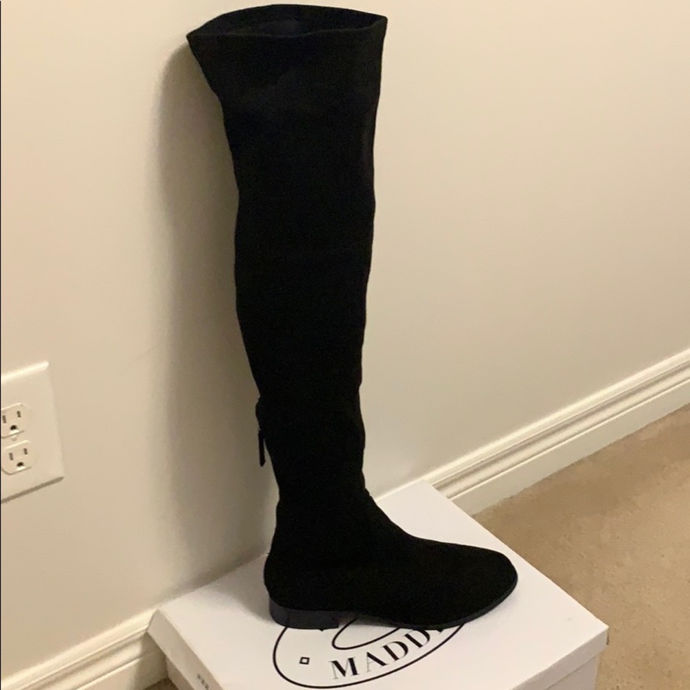 Steve Madden, Suede Boots, Size 8, Never been worn